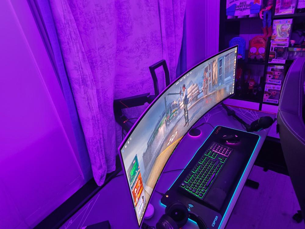 Secretlab MAGNUS Monitor Arm (Heavy Duty Edition) - Customer Photo From Linda Beate Akre