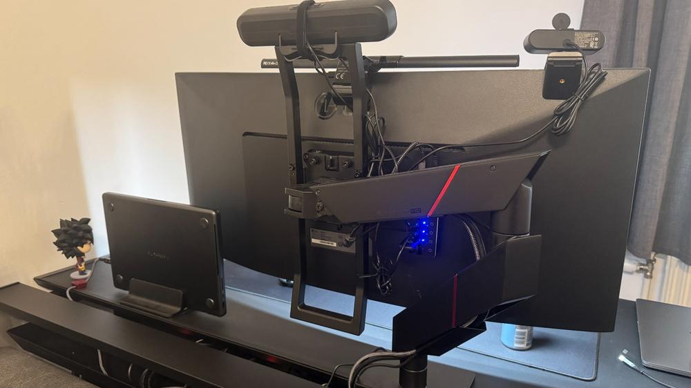 Secretlab MAGNUS Monitor Arm (Heavy Duty Edition) - Customer Photo From Andreas Aigner