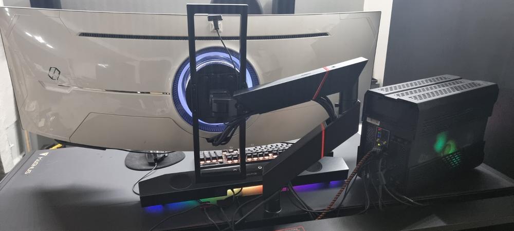 Secretlab MAGNUS Monitor Arm (Heavy Duty Edition) - Customer Photo From Raymond Lysfjord