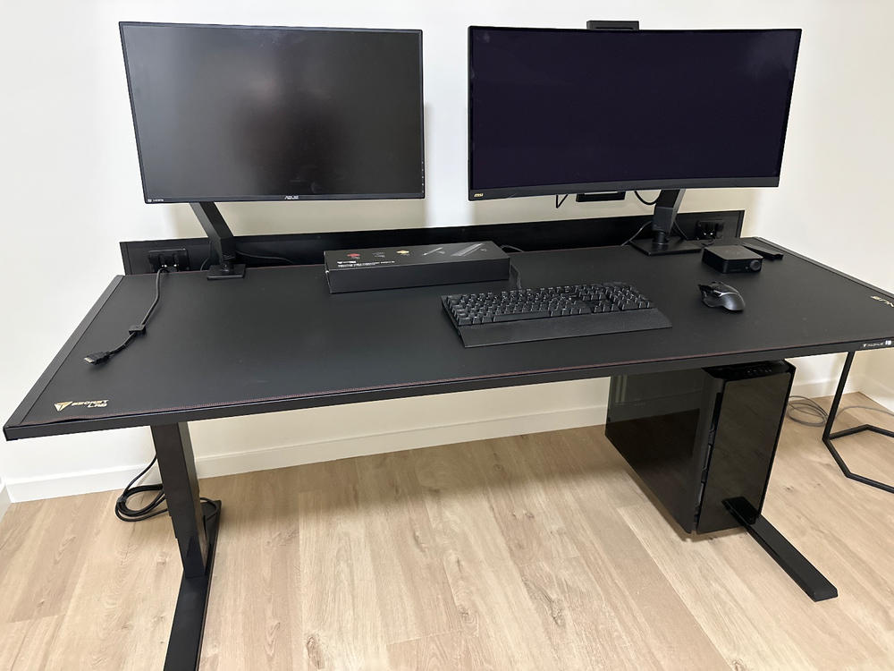 Secretlab MAGNUS Monitor Arm (Heavy Duty Edition) - Customer Photo From Sven Mannetstätter