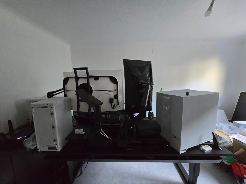 Secretlab MAGNUS Monitor Arm (Heavy Duty Edition) - Customer Photo From axel gigos