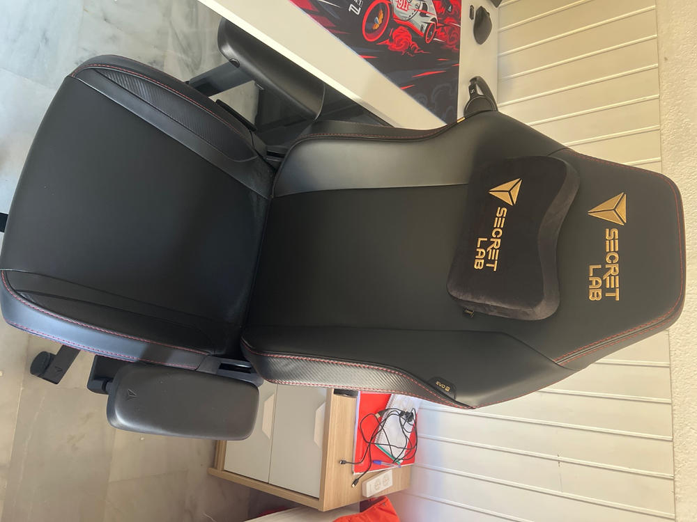 Secretlab TITAN Evo - Regular - NEO Hybrid Leatherette (0107) - Customer Photo From Carlos Abril