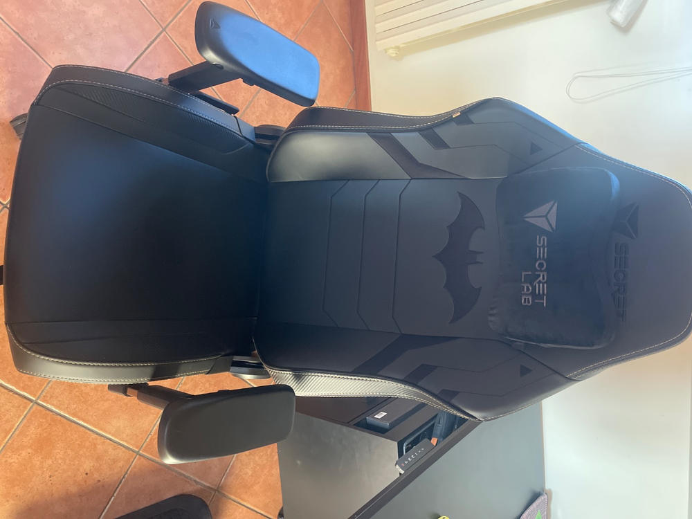 Secretlab TITAN Evo - Regular - NEO Hybrid Leatherette (0107) - Customer Photo From Luca Costa