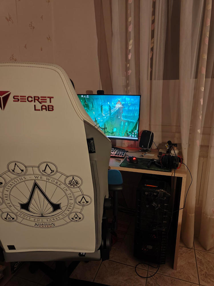 Secretlab TITAN Evo - Regular - NEO Hybrid Leatherette (0107) - Customer Photo From Yann Monplaisir