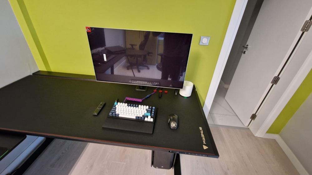 Secretlab TITAN Evo - Regular - NEO Hybrid Leatherette (0107) - Customer Photo From Emil Lalkovski