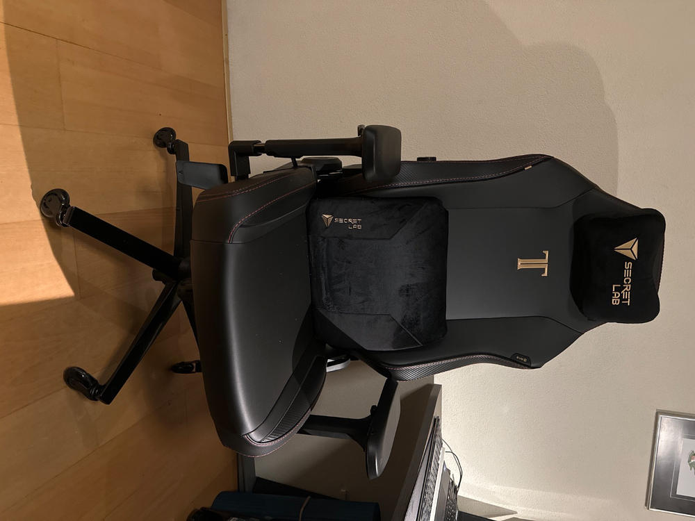 Secretlab TITAN Evo - Regular - NEO Hybrid Leatherette (0107) - Customer Photo From Team Rockstars IT