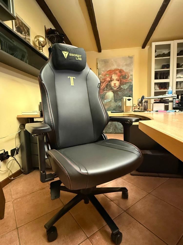 Secretlab TITAN Evo - Regular - NEO Hybrid Leatherette (0107) - Customer Photo From Piero Monticelli