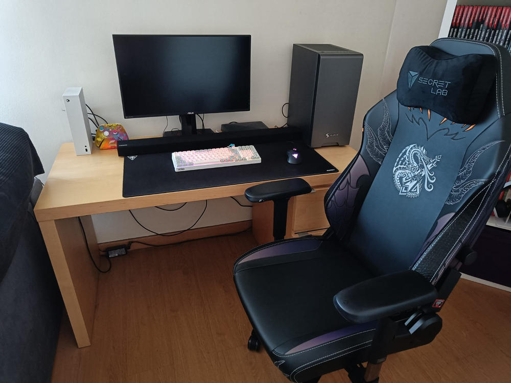 Secretlab TITAN Evo - Regular - NEO Hybrid Leatherette (0107) - Customer Photo From Roberto Carlos Herrera Marin