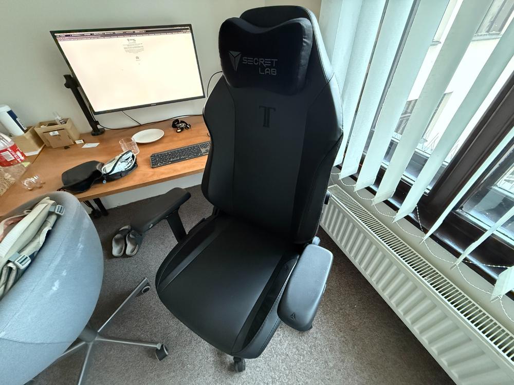 Secretlab TITAN Evo - Regular - NEO Hybrid Leatherette (0107) - Customer Photo From Filip Strapina