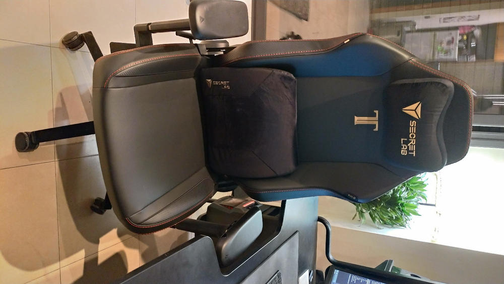 Secretlab TITAN Evo - Regular - NEO Hybrid Leatherette (0107) - Customer Photo From Francesc Cuspinera Andrades