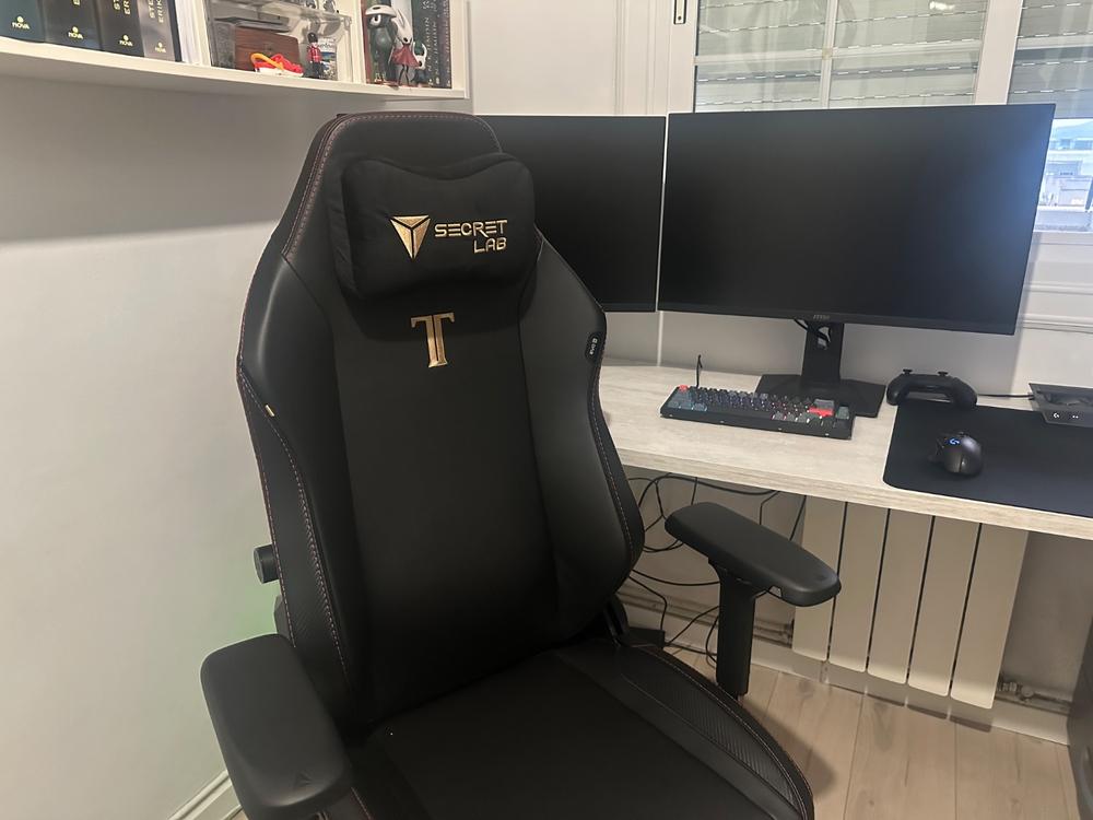 Secretlab TITAN Evo - Regular - NEO Hybrid Leatherette (0107) - Customer Photo From Rubén Cortés Lancho