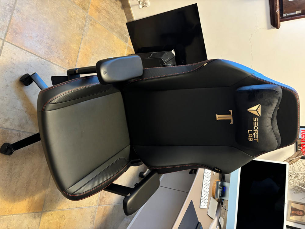 Secretlab TITAN Evo - Regular - NEO Hybrid Leatherette (0107) - Customer Photo From Mauro Silvaggi