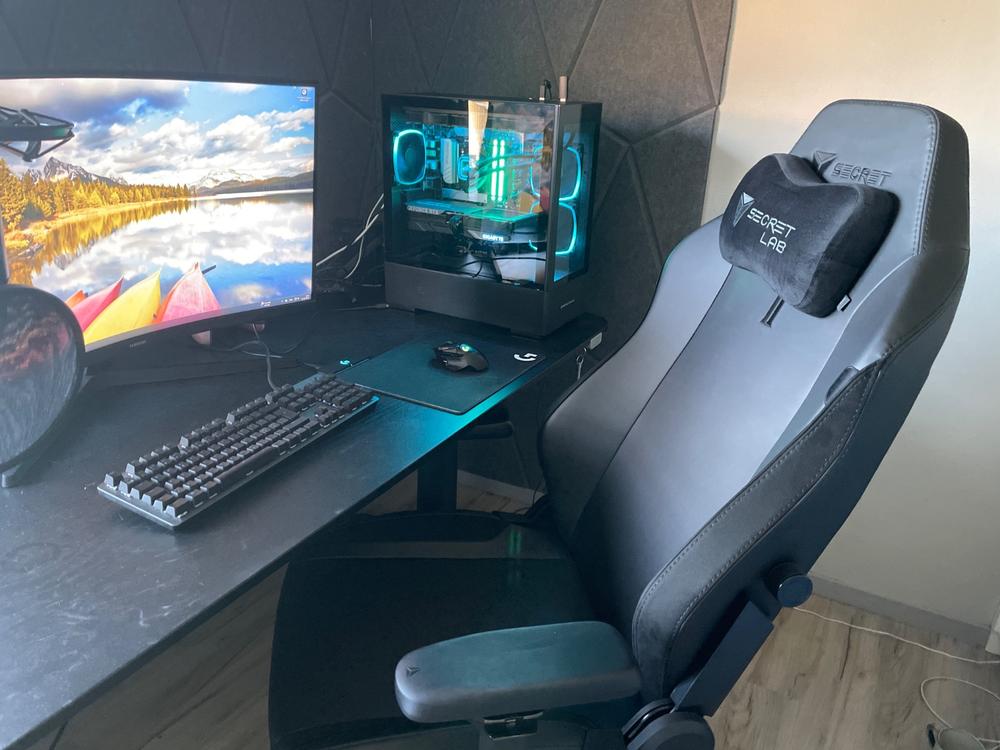 Secretlab TITAN Evo - XL - NEO Hybrid Leatherette (0108) - Customer Photo From Andrius Kleimenovas