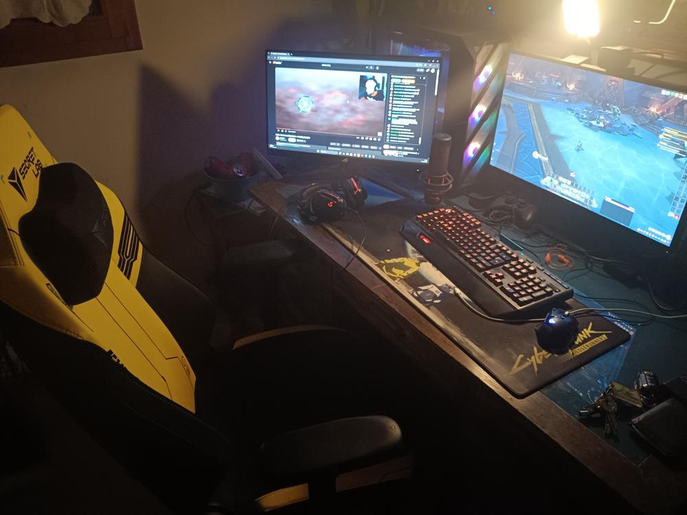 Secretlab TITAN Evo - XL - NEO Hybrid Leatherette (0108) - Customer Photo From Cristian Crivellari