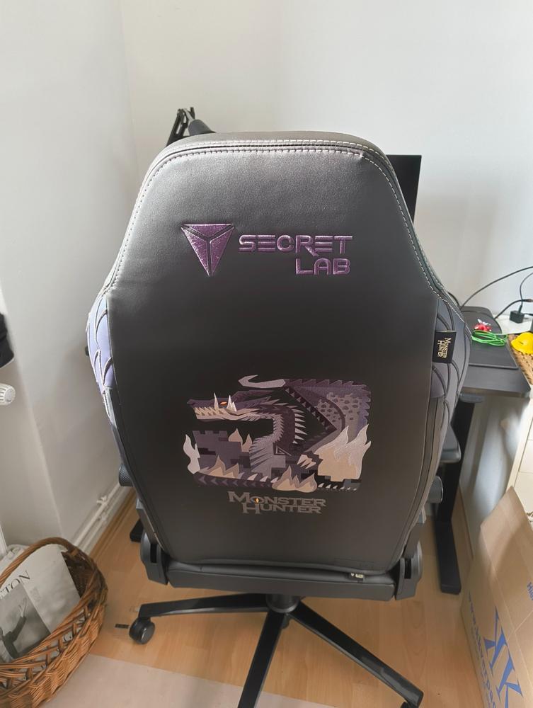 Secretlab TITAN Evo - XL - NEO Hybrid Leatherette (0108) - Customer Photo From Daniel Goldberg