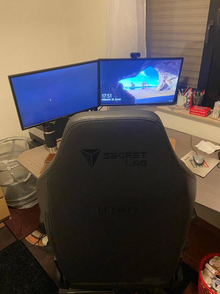 Secretlab TITAN Evo - XL - NEO Hybrid Leatherette (0108) - Customer Photo From Matthias Kugel