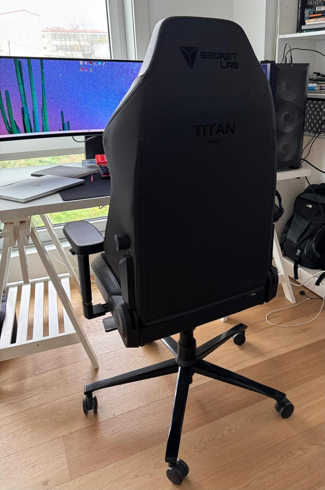 Secretlab TITAN Evo - XL - NEO Hybrid Leatherette (0108) - Customer Photo From Alejandro Trigo Rosón