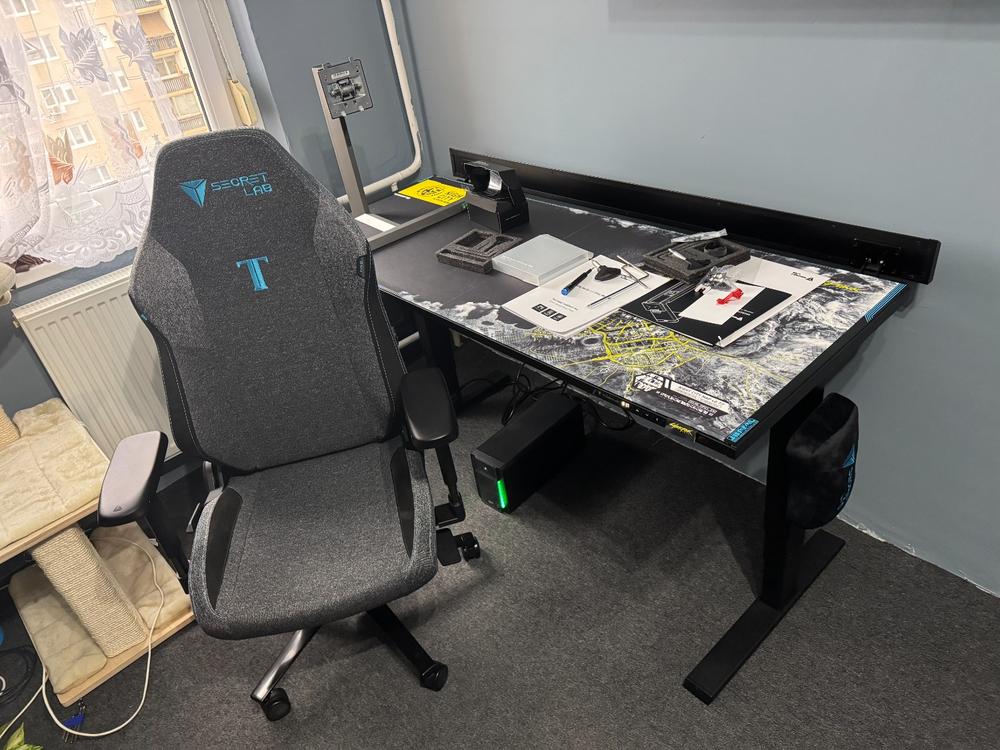 Secretlab TITAN Evo - Small - SoftWeave® Plus Fabric (0106) - Customer Photo From Csaba Lorincz