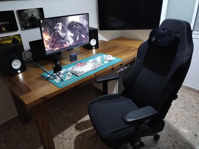 Secretlab TITAN Evo - Regular - SoftWeave™ Plus Fabric (0107) - Customer Photo From Loïc Charrière