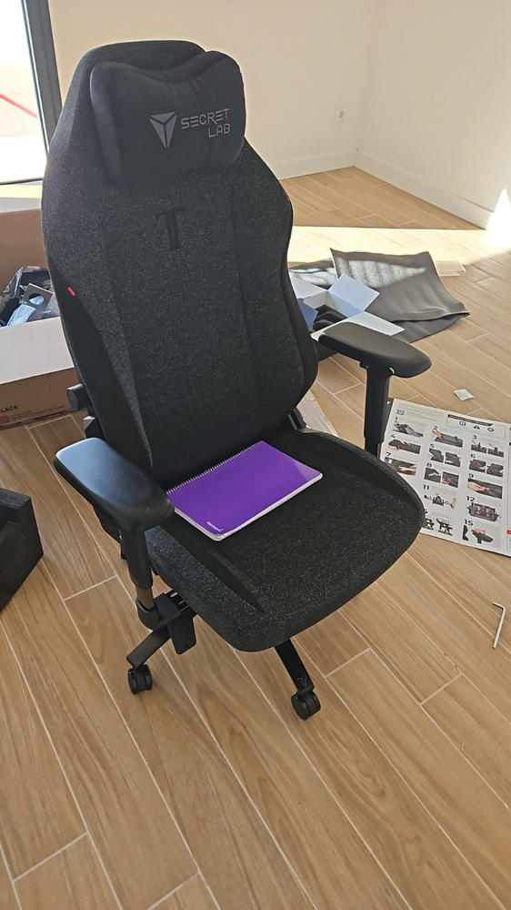 Secretlab TITAN Evo - Regular - SoftWeave® Plus Fabric (0107) - Customer Photo From ROBERTO IGLESIAS SANZ