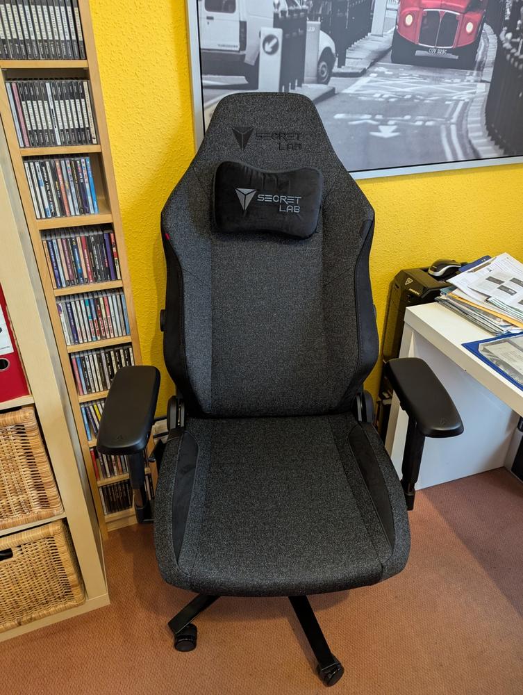 Secretlab TITAN Evo - Regular - SoftWeave™ Plus Fabric (0107) - Customer Photo From Werner Luhmann