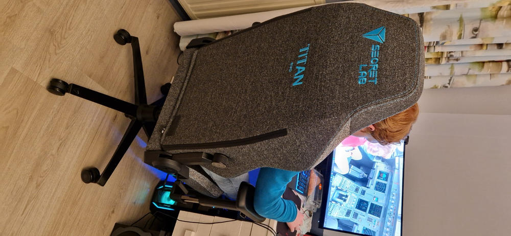 Secretlab TITAN Evo - Regular - SoftWeave™ Plus Fabric (0107) - Customer Photo From Jaco Spies