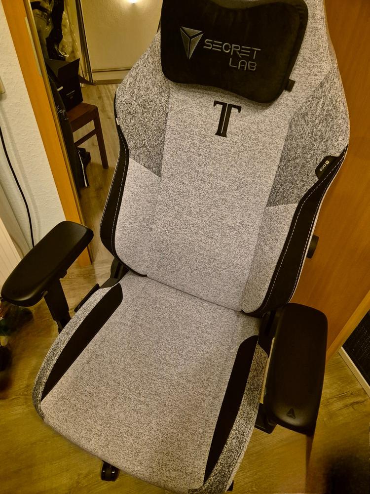 Secretlab TITAN Evo - Regular - SoftWeave™ Plus Fabric (0107) - Customer Photo From Arndt Huter