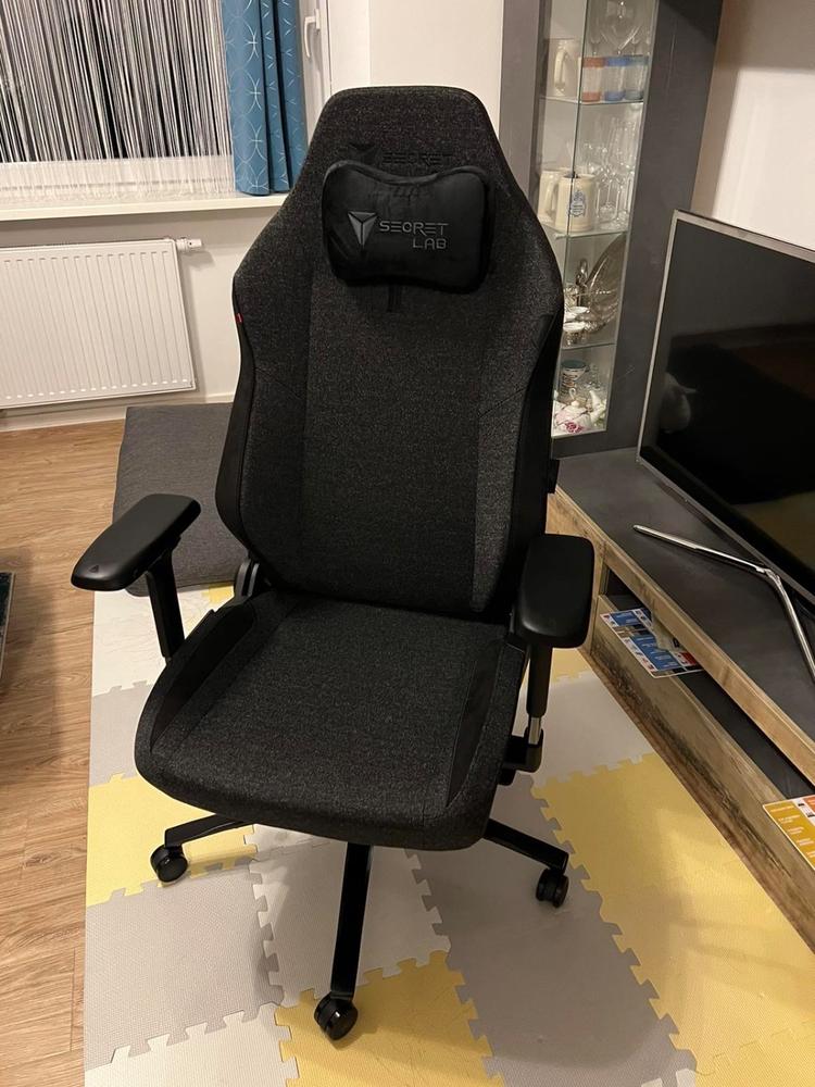 Secretlab TITAN Evo - XL - SoftWeave® Plus Fabric (0108) - Customer Photo From Benjamin Birindzic