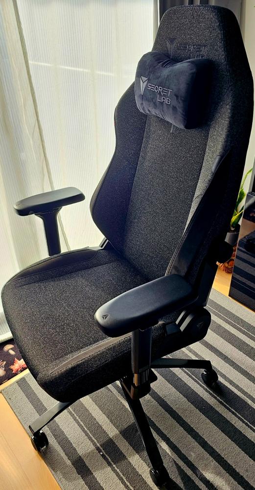 Secretlab TITAN Evo - XL - SoftWeave™ Plus Fabric (0108) - Customer Photo From István Vári