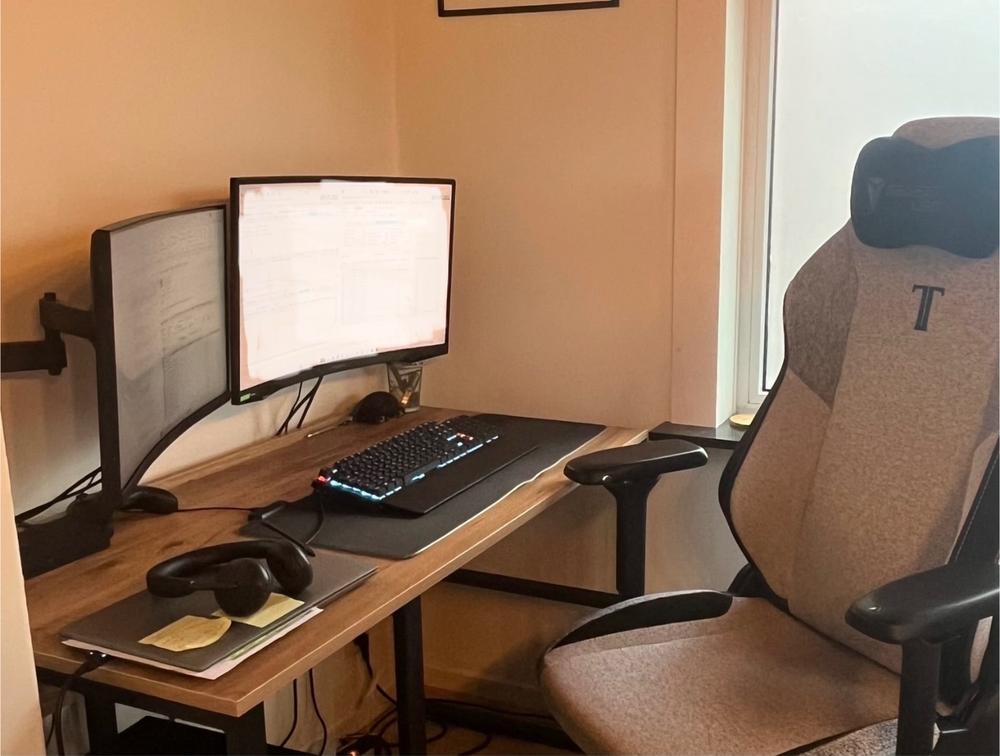 Secretlab TITAN Evo - XL - SoftWeave® Plus Fabric (0108) - Customer Photo From Dieter Van Londersele