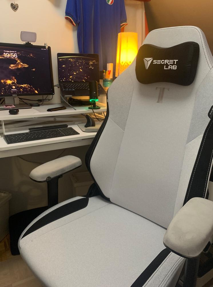 Secretlab TITAN Evo - XL - SoftWeave™ Plus Fabric (0108) - Customer Photo From Roland Deutsch