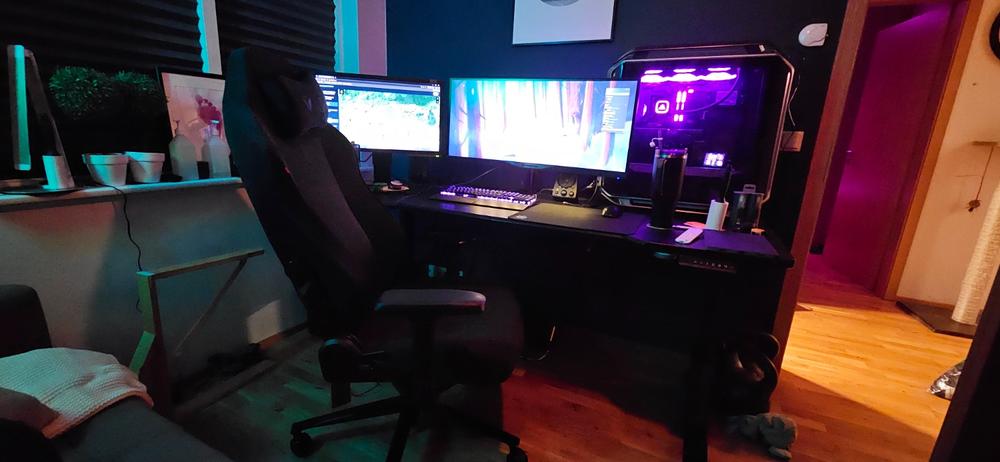 Secretlab TITAN Evo - XL - SoftWeave™ Plus Fabric (0108) - Customer Photo From Ómar Theodórsson