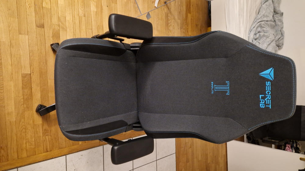 Secretlab TITAN Evo Lite - XL - SoftWeave™ Fabric - Customer Photo From Mattias Boyer