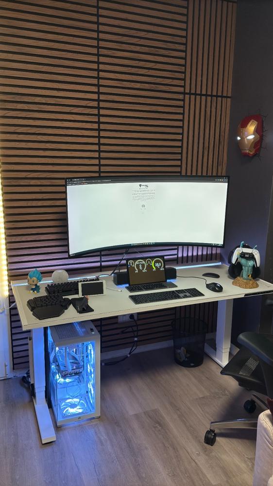 Secretlab Magnus Pro 1.5m Motorised Leg Columns (Type-F)- White - Box 2 - Customer Photo From Diego da Mata