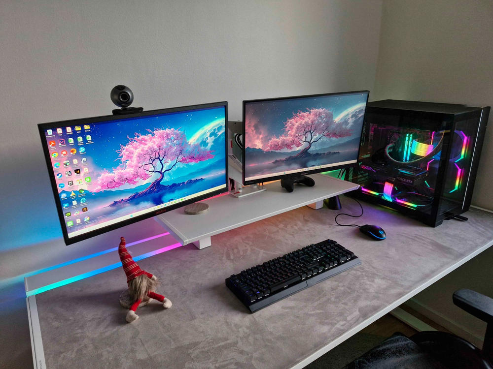 Secretlab Magnus Pro XL 1.7m Motorised Leg Columns (Type-F) - White - Box 2 - Customer Photo From Mathias Broberg