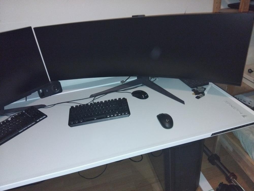 Secretlab Magnus Pro XL 1.7m Motorised Leg Columns (Type-F) - White - Box 2 - Customer Photo From Valentin Ableidinger