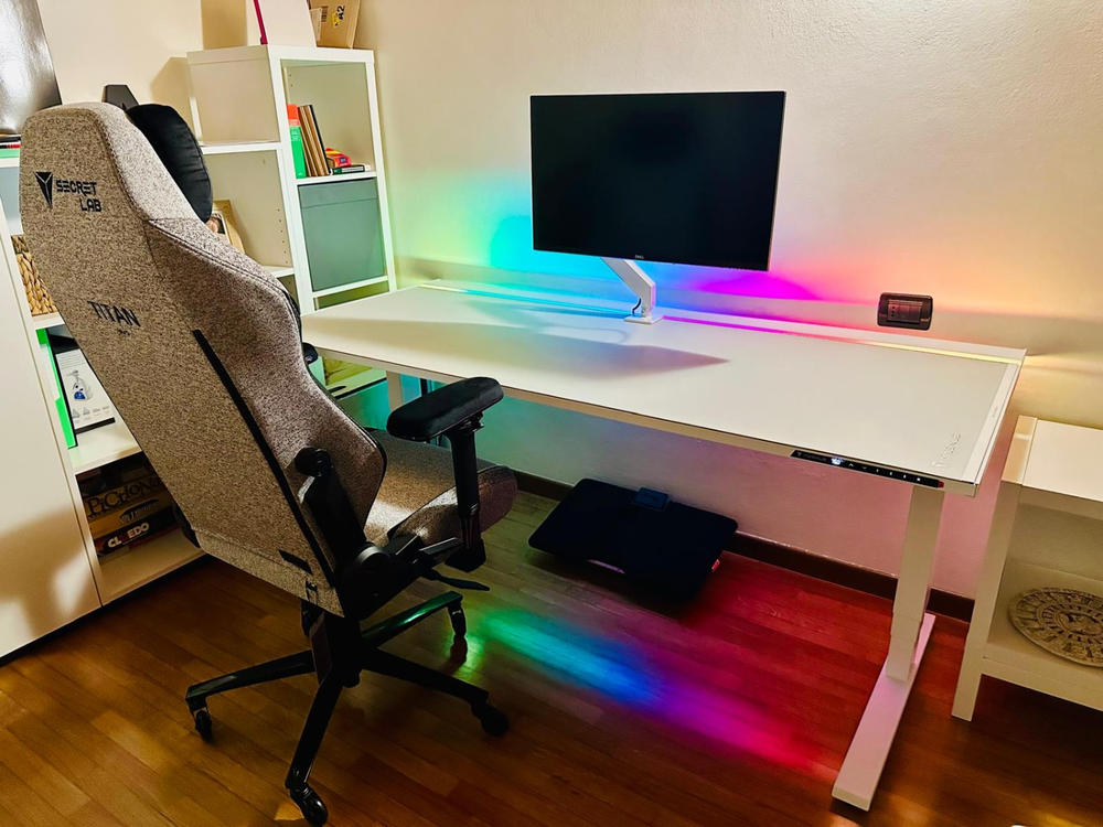 Secretlab Magnus Pro XL 1.7m Motorised Leg Columns (Type-F) - White - Box 2 - Customer Photo From Andrea Benvenuto