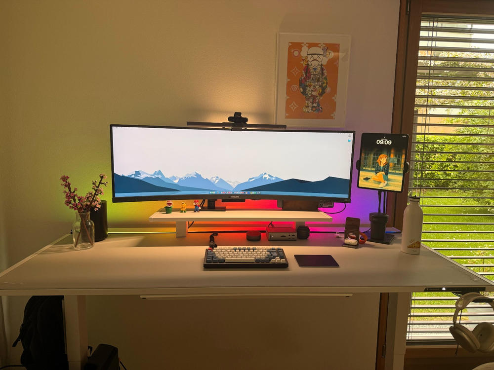 Secretlab Magnus Pro XL 1.7m Motorised Leg Columns (Type-F) - White - Box 2 - Customer Photo From Philipp Meier