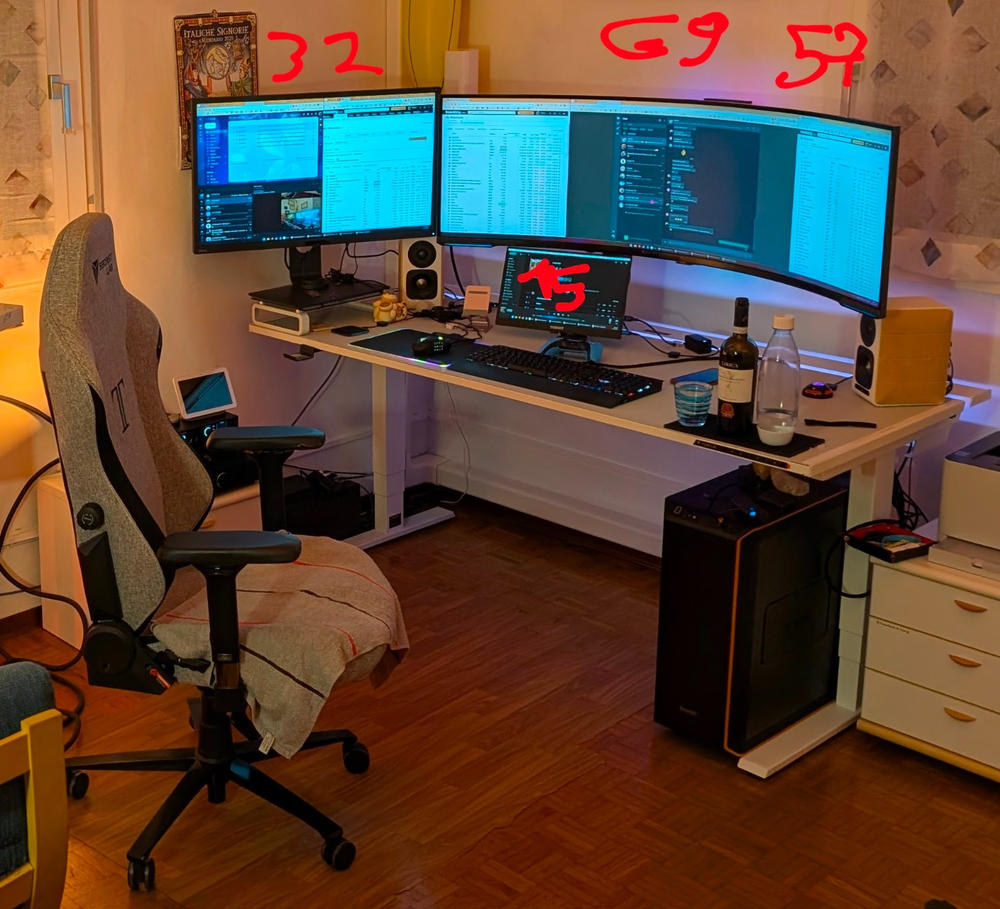 Secretlab Magnus Pro XL 1.7m Motorised Leg Columns (Type-F) - White - Box 2 - Customer Photo From Paolo Bertozzi