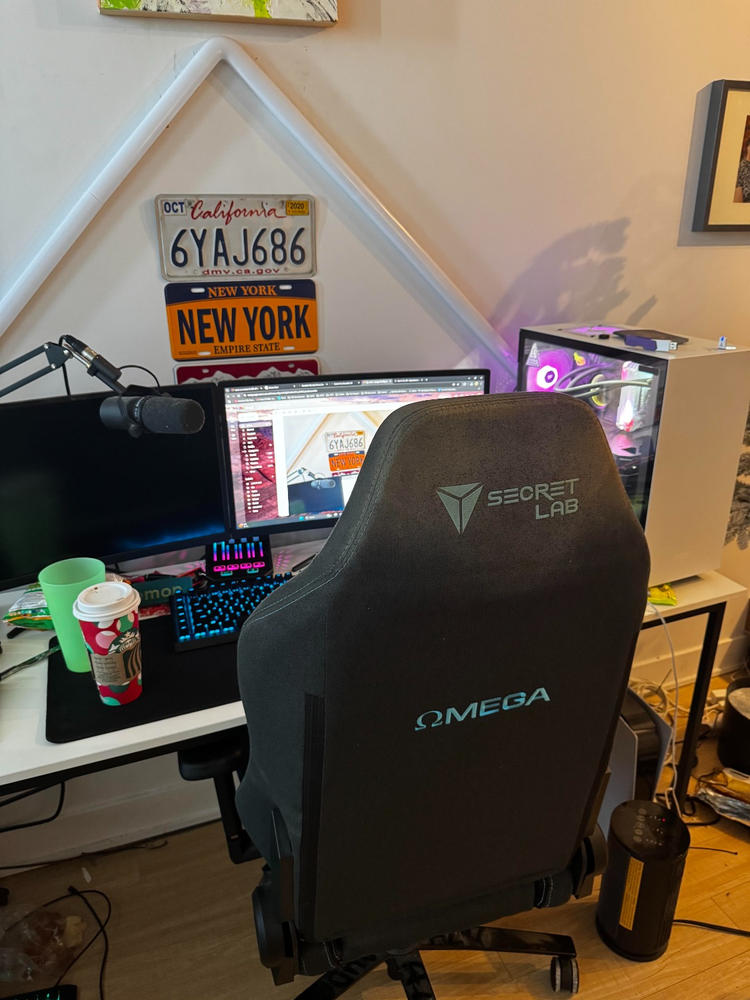 Secretlab OMEGA 2020 SoftWeave™ - Customer Photo From Cameron Goucher