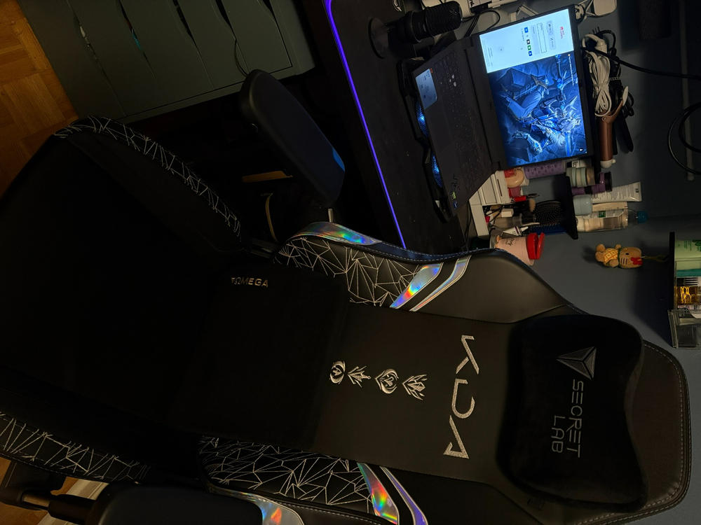 Secretlab TITAN Evo - Small - Secretlab NEO™ Hybrid Leatherette - Customer Photo From Quang Truong