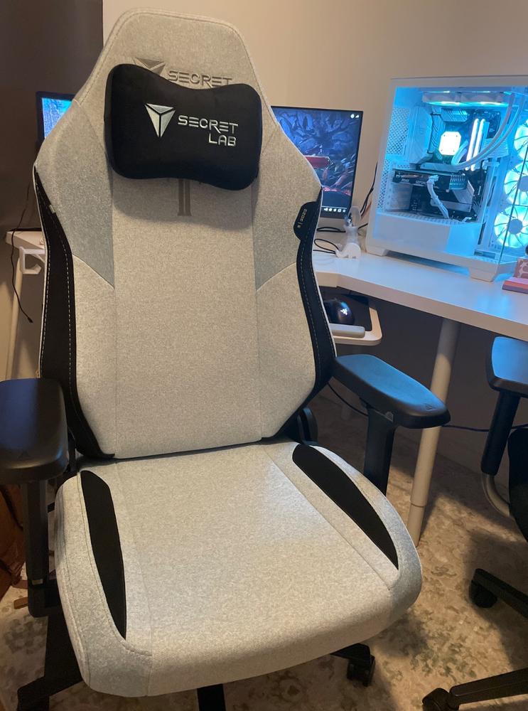 Secretlab TITAN Evo - Small - Secretlab SoftWeave™ Plus Fabric - Customer Photo From ISABELLE MAILLET