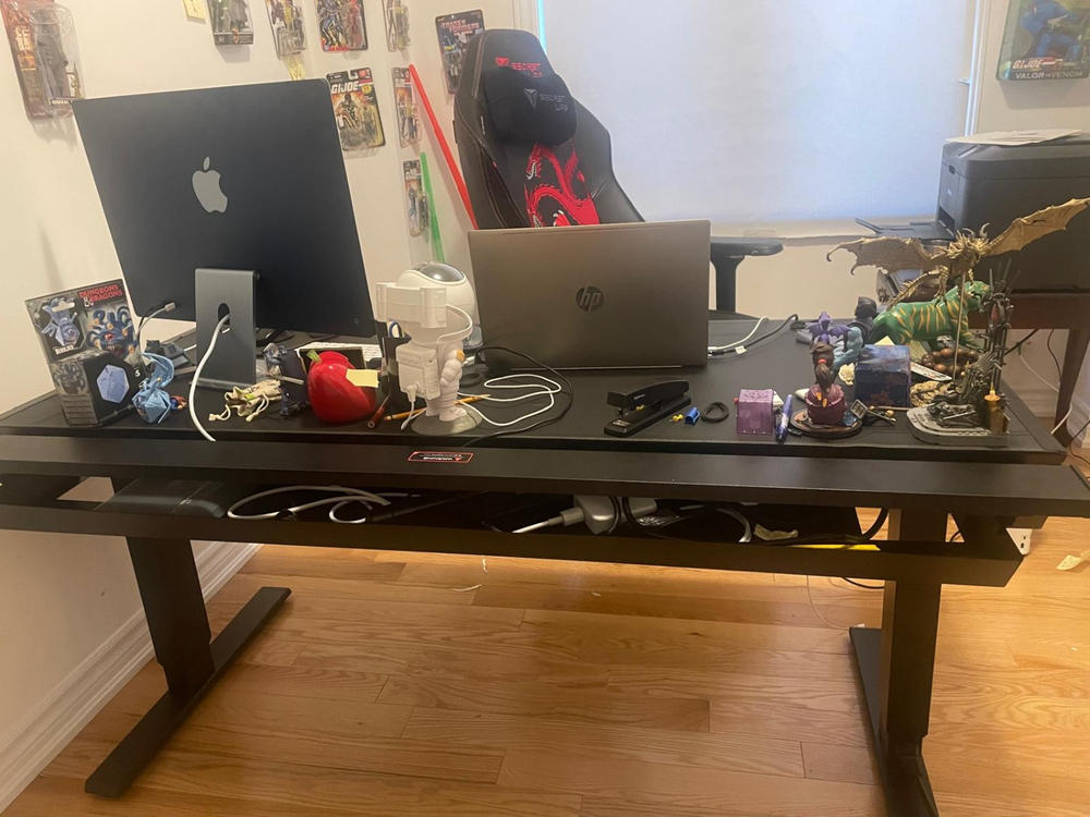 Secretlab MAGNUS Pro - Box 2 - Motorised Leg Columns (Plug Type B) - Customer Photo From Amritpal Nagra