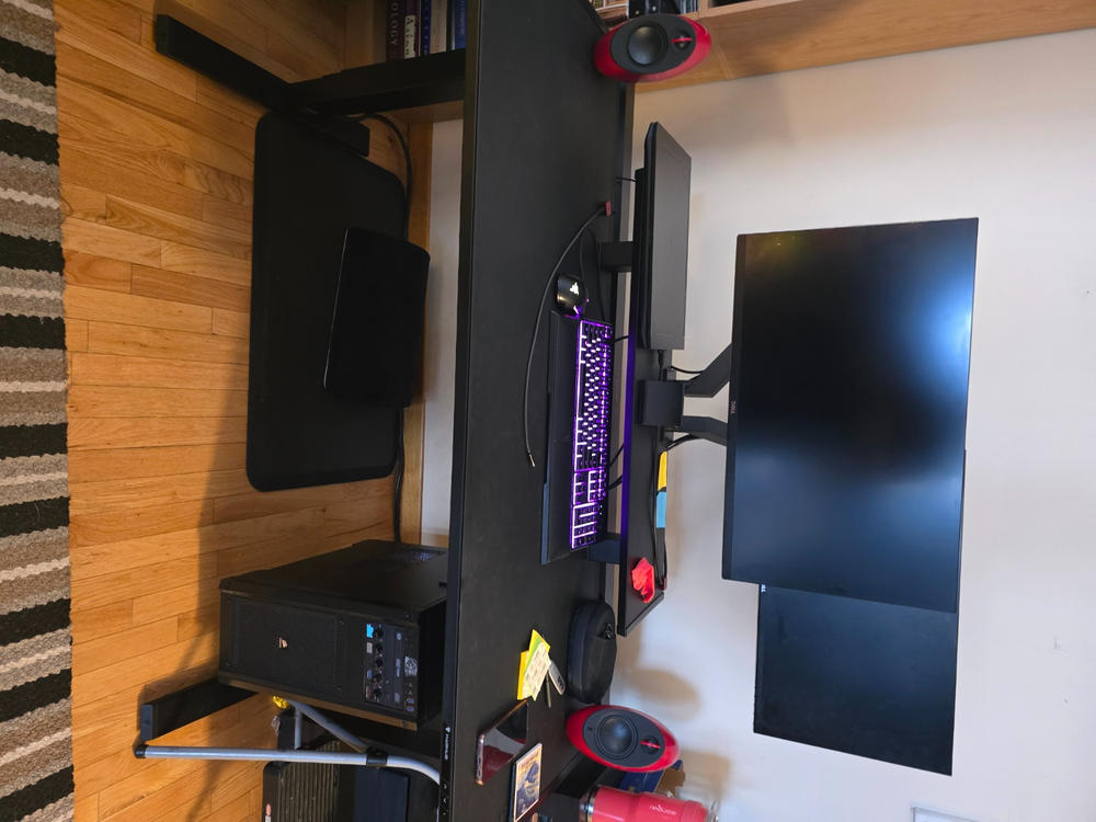 Secretlab MAGNUS Pro - Box 2 - Motorised Leg Columns (Plug Type B) - Customer Photo From Daniel Paynter