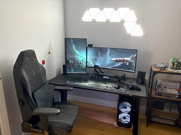 Secretlab MAGNUS Pro - Box 2 - Motorised Leg Columns (Plug Type B) - Customer Photo From Christopher Terrier