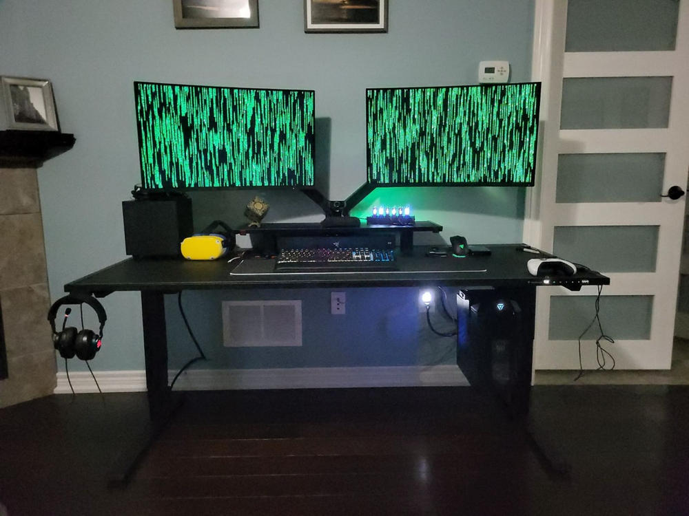 Secretlab MAGNUS Pro XL - Box 2 - Motorised Leg Columns (Plug Type B) - Customer Photo From Ryan Pare