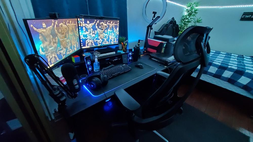 Secretlab MAGNUS Pro XL - Box 2 - Motorised Leg Columns (Plug Type B) - Customer Photo From Christian Payumo