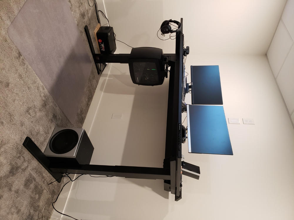 Secretlab MAGNUS Pro XL - Box 2 - Motorised Leg Columns (Plug Type B) - Customer Photo From Rob Brown