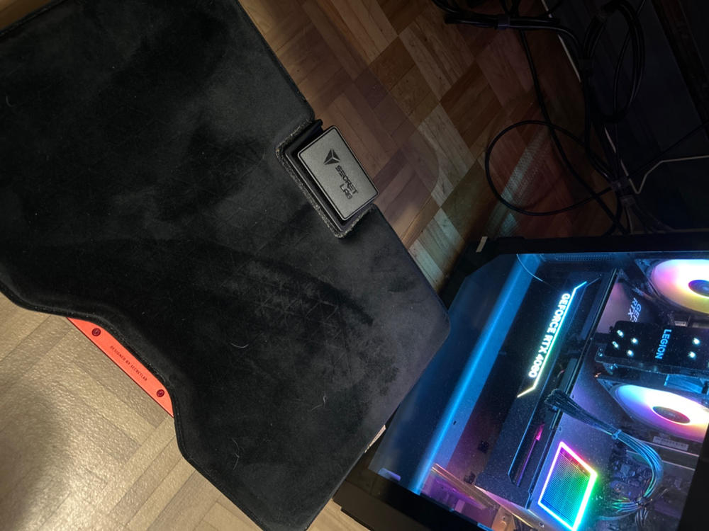 Secretlab Professional Footrest (CloudSwap™ Technology) - Customer Photo From Isael Gauthier