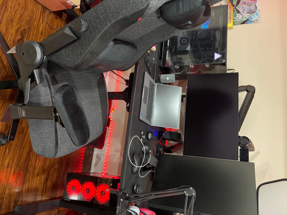 Secretlab Professional Footrest (CloudSwap™ Technology) - Customer Photo From Muhib Ali